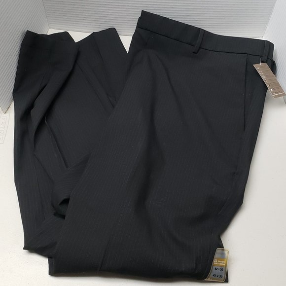 Men's Dress Pants Dockers Premium Classic Fit 42x30 NWT - Picture 1 of 9